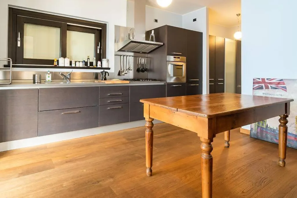 Lovely Cascina. Stunning Lake Views & Sun Deck Cernobbio