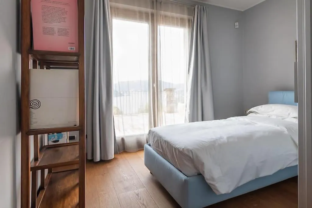 Lovely Cascina. Stunning Lake Views & Sun Deck Cernobbio Сasa de vacaciones
