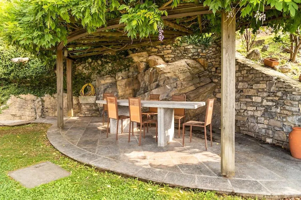 Casa de Férias Lovely Cascina. Stunning Lake Views & Sun Deck Cernobbio