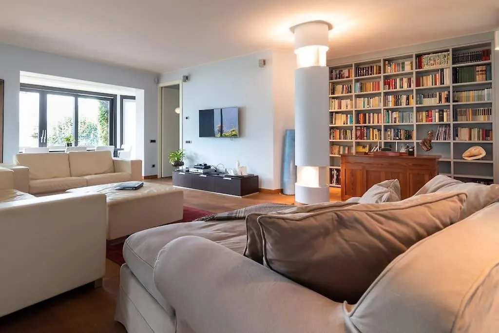Lovely Cascina. Stunning Lake Views & Sun Deck Cernobbio